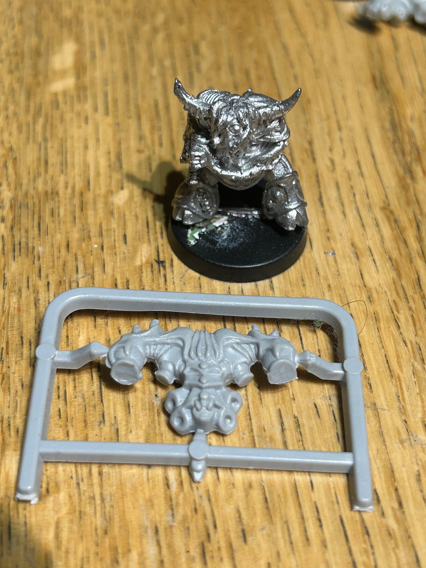 Rogue trader warhammer 40k chaos renegade nurgle tentacle head with backpack