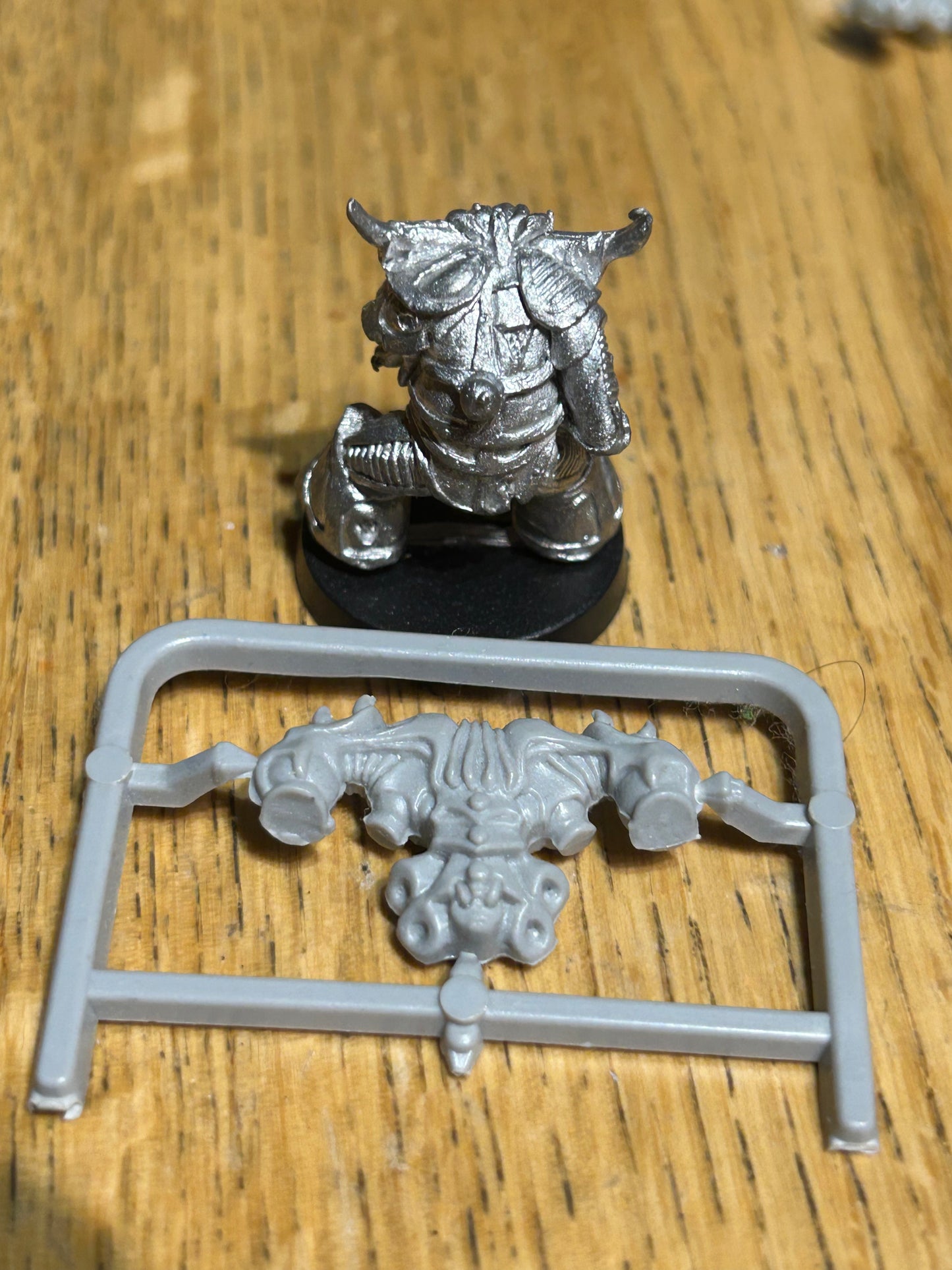 Rogue trader warhammer 40k chaos renegade nurgle tentacle head with backpack