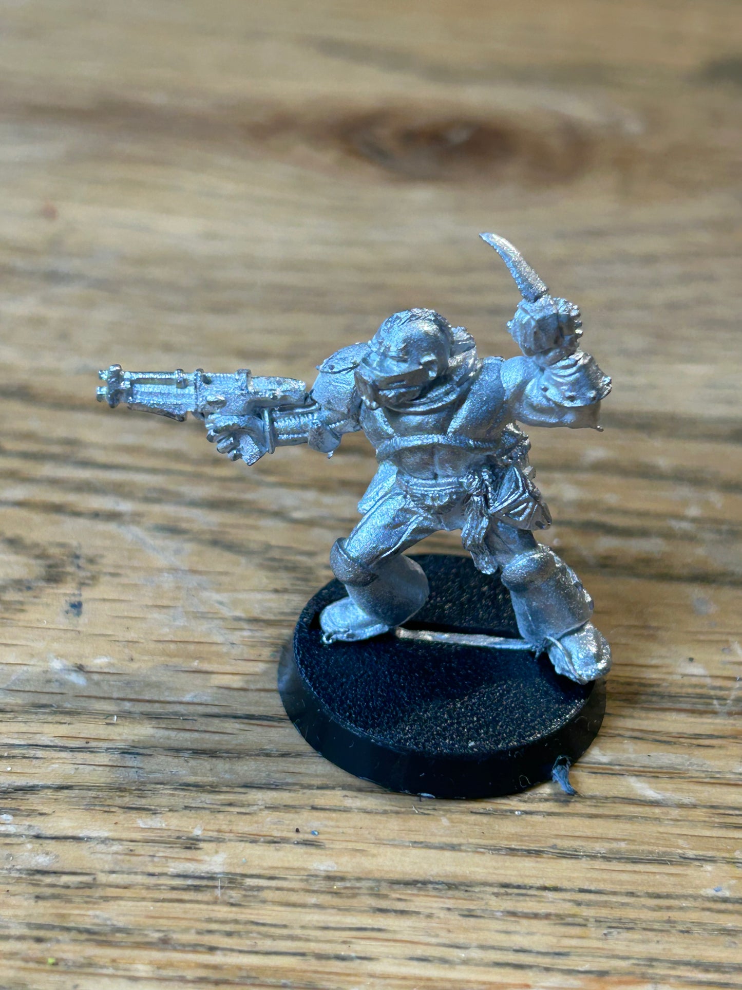 Warhammer 40k Rogue Trader space marine scout with las gun and punch dagger