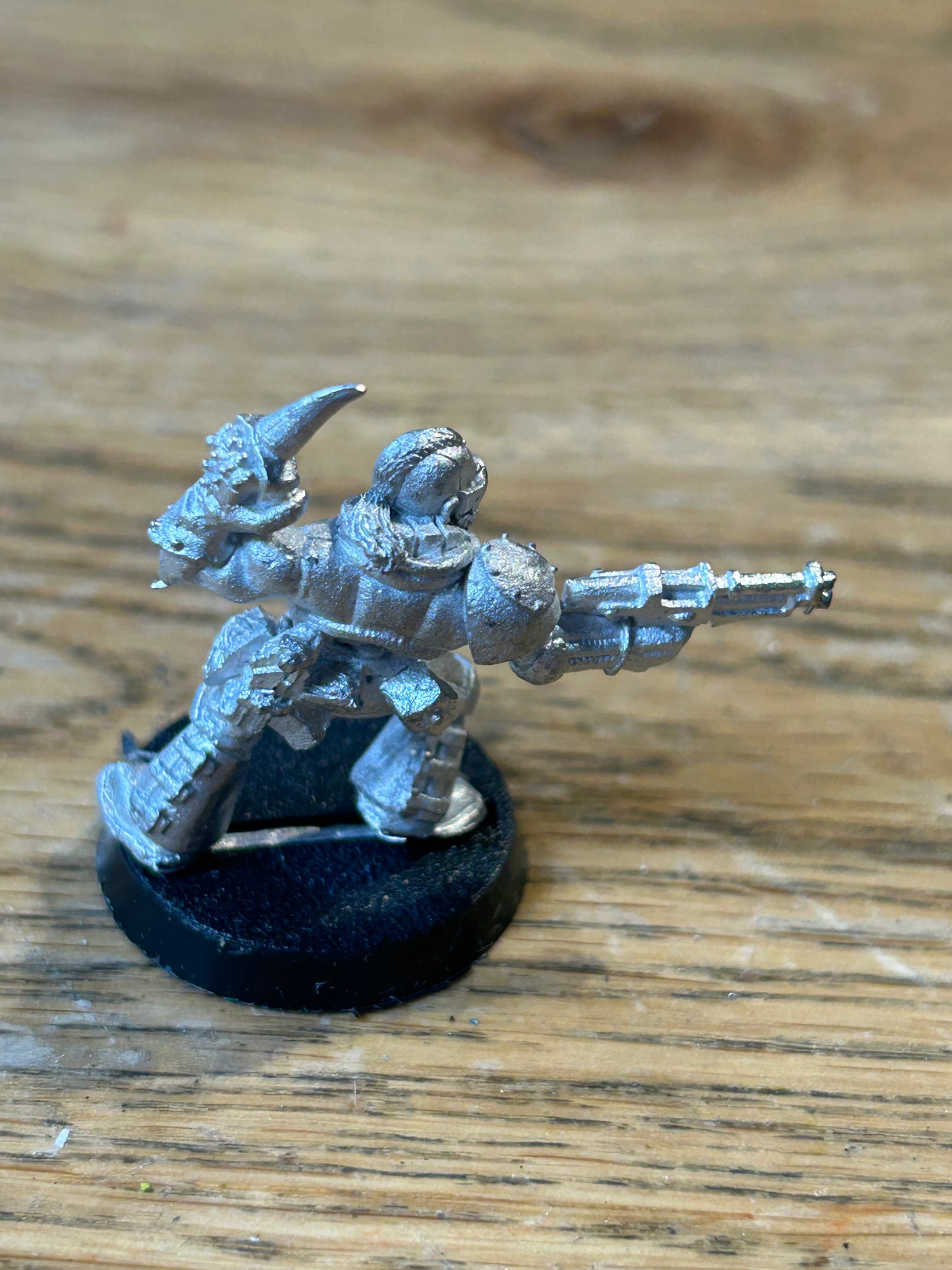 Warhammer 40k Rogue Trader space marine scout with las gun and punch dagger