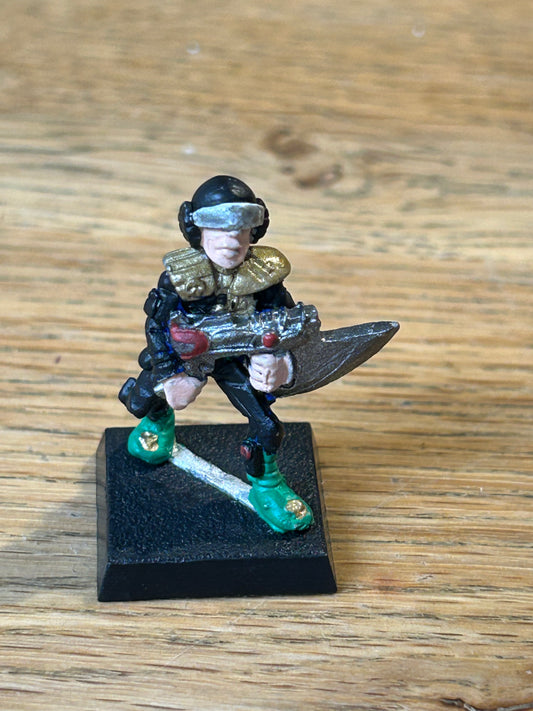 Citadel Warhammer 1980s 2000AD Metal Judge Dredd JD3 (MP-22) Citi-Def Attacking