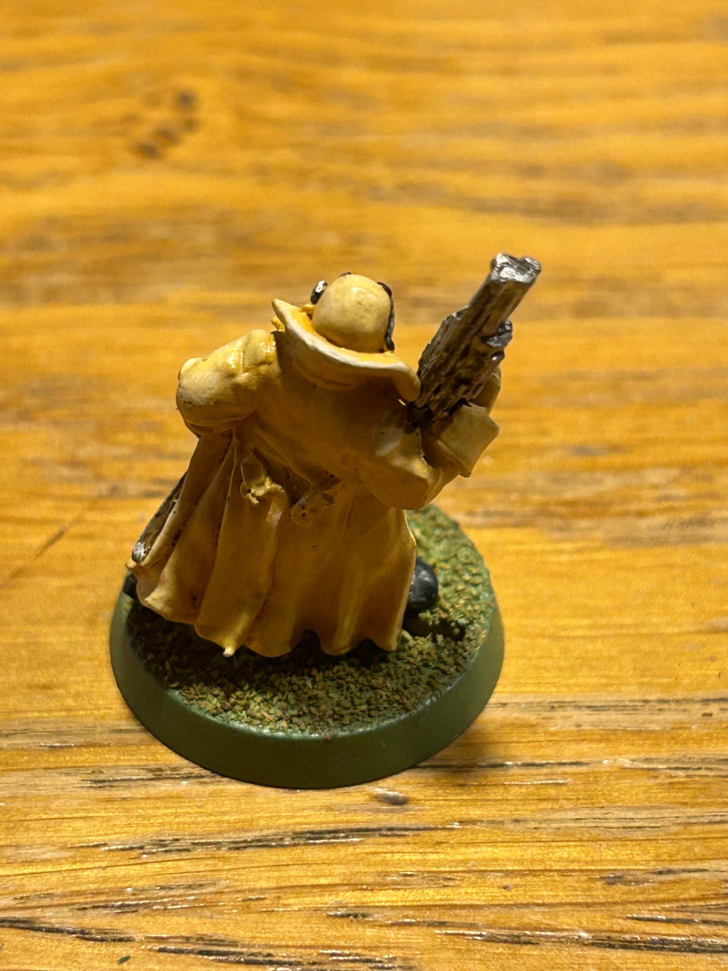 Necromunda Delaque Juve with stub gun