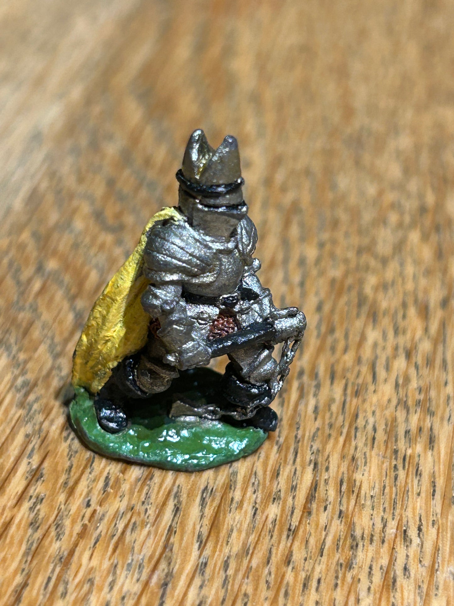 Citadel GW Warhammer fantasy 1980s C03 Clerics (1C-13) Bishop w. flail Pre-slotta Metal bretonnian or dungeons and dragons