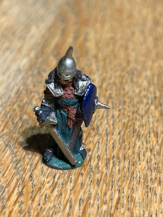 Warhammer fantasy empire or bretonnian Fighter in Spiked Helm w. Broadsword C01 (2C-08)