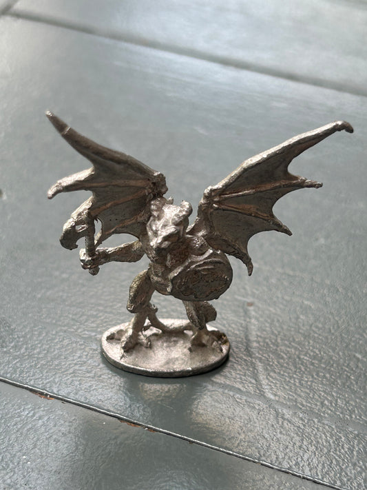 Grenadier models dragonen dragon man with  axe and shield