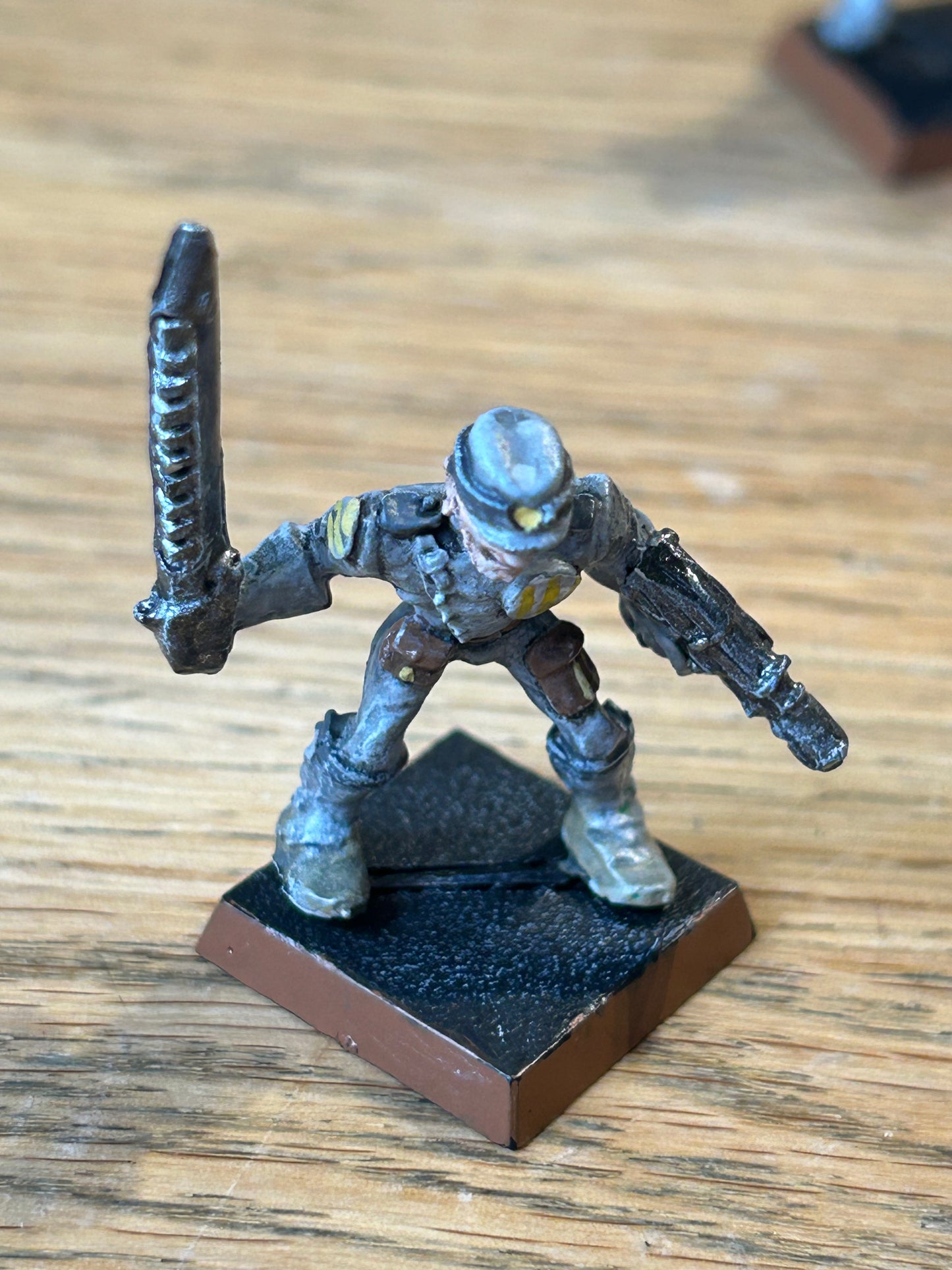 Imperial Army 4001/09
Lieutenant Olsen w. Chainsword