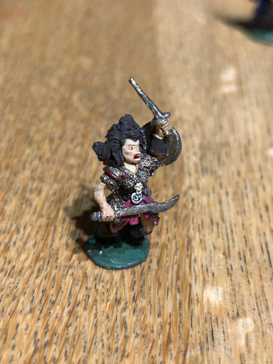 Citadel Games Workshop C09 Dark Elves Witch Elf Female Fanatic with Scimitar warhammer fantasy