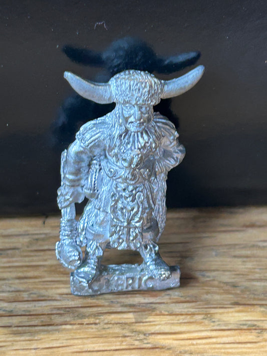Warhammer fantasy Citadel EMPIRE METAL C03 CLERIC SACRED BULL 1985