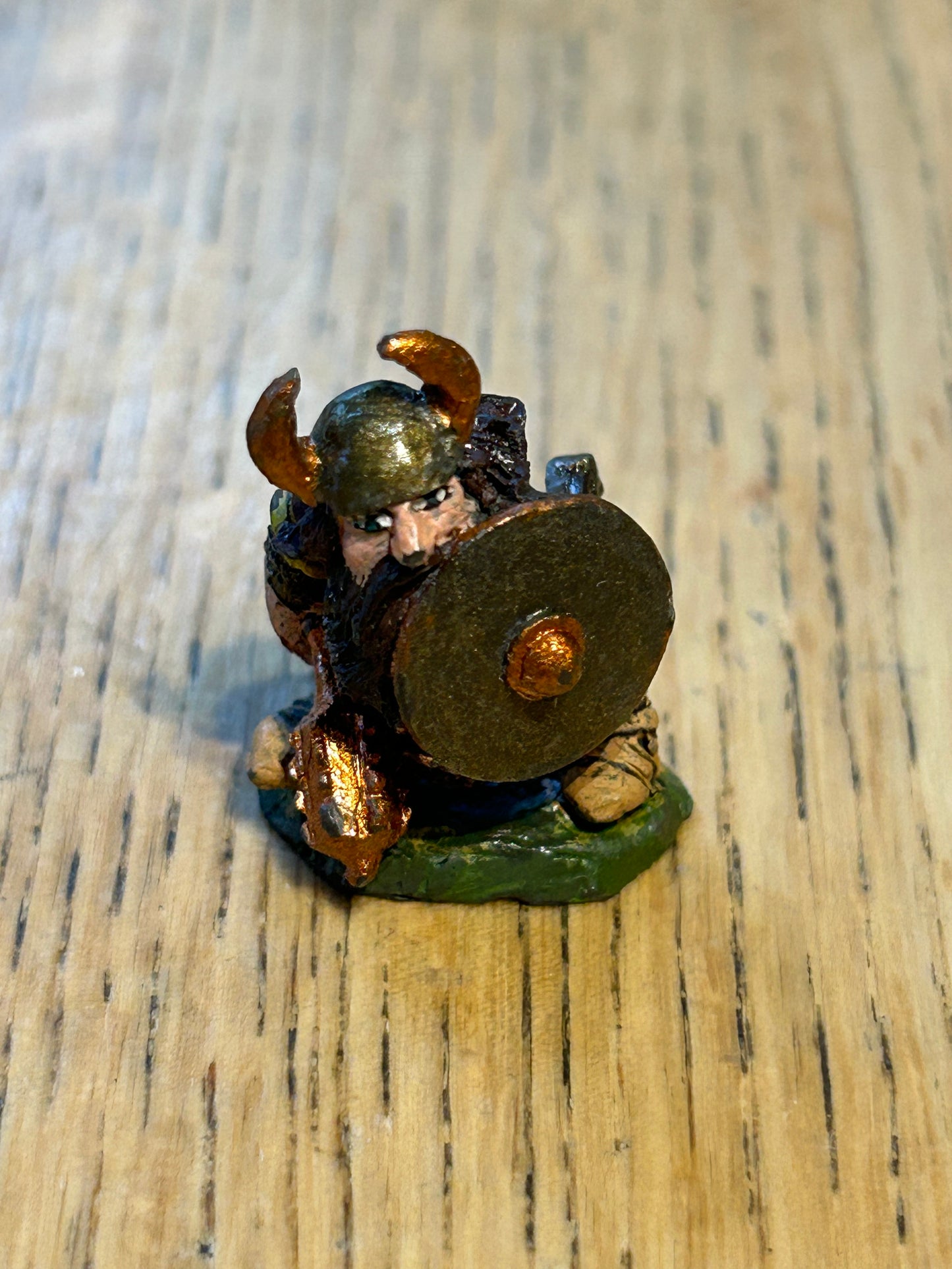 Citadel Miniatures Northern Dwarf C06 (84-03)
Luk Aruk / Leif Hornhelm