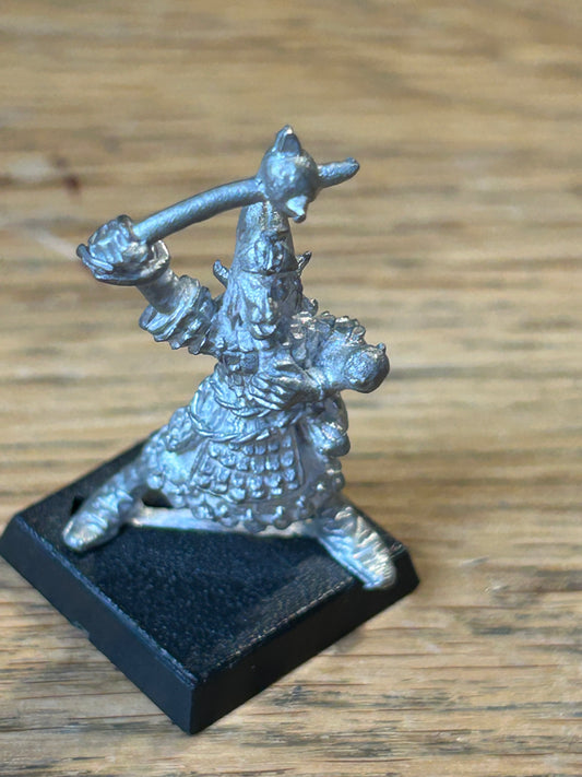 Citadel Warhammer 80s C08 High Elf Elves Female Champion