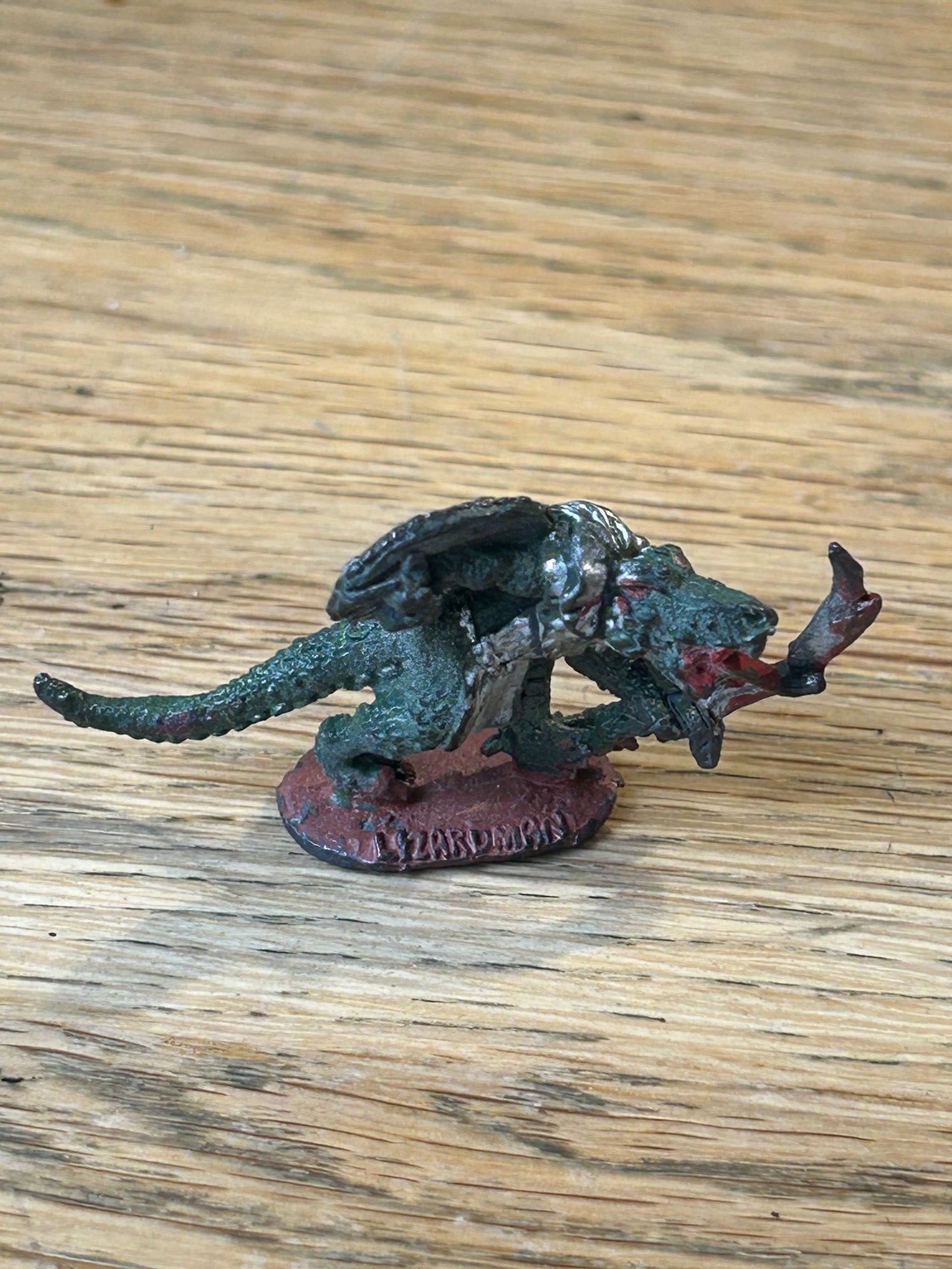 Warhammer fantasy c19 lizardmen  with sword and tongue out