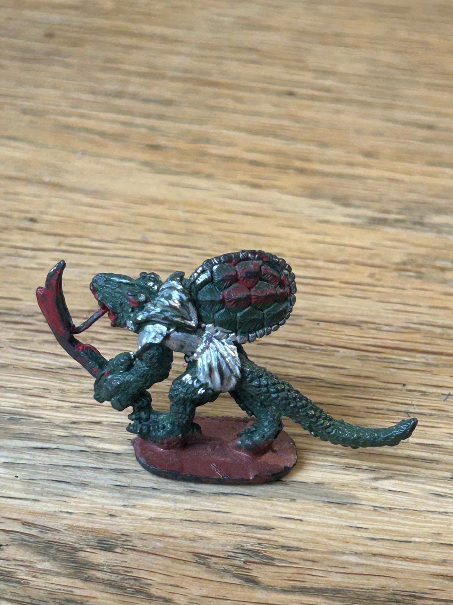 Warhammer fantasy c19 lizardmen  with sword and tongue out