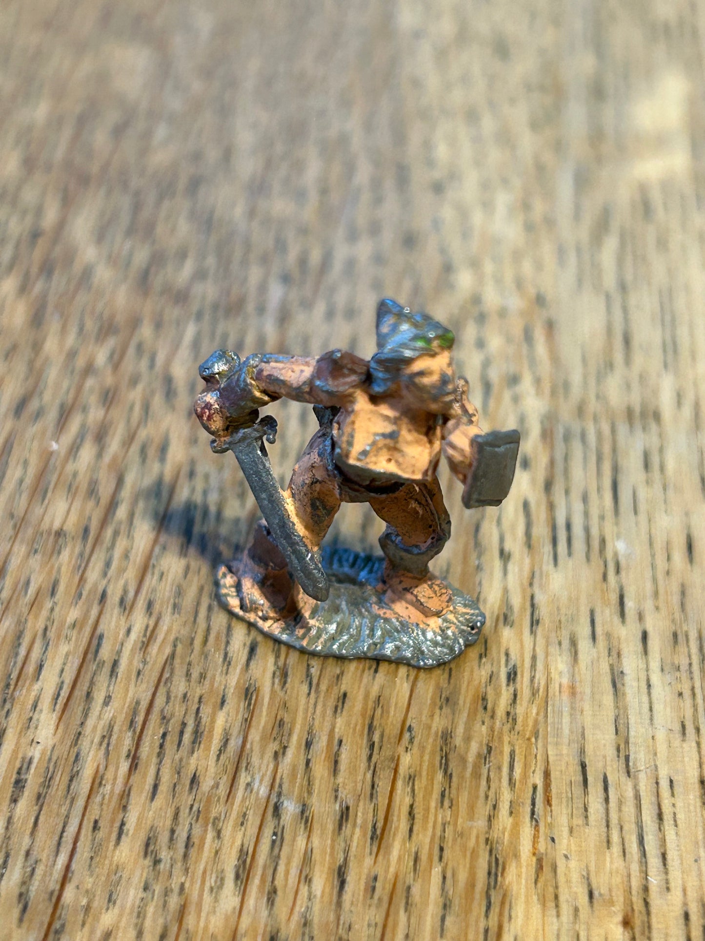 FA19-1 FEMALE FIGHTER - FANTASY ADVENTURERS - 1982 METAL - CITADEL WARHAMMER