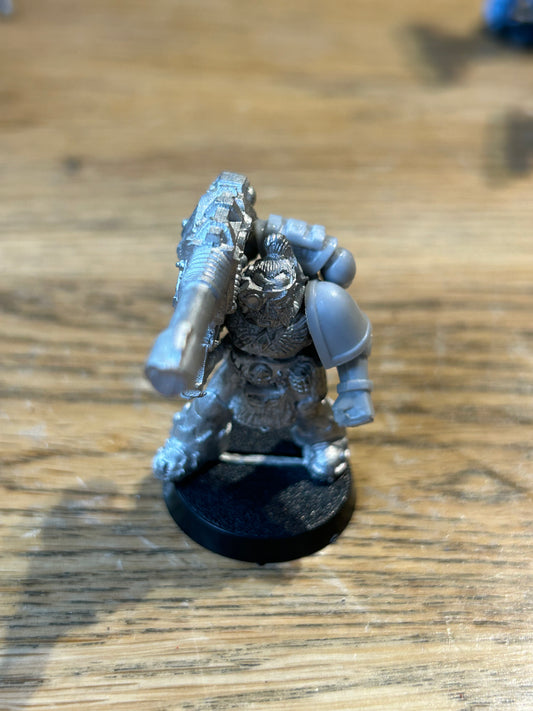 Warhammer 40k Space Wolves Long Fang lascannon Metal