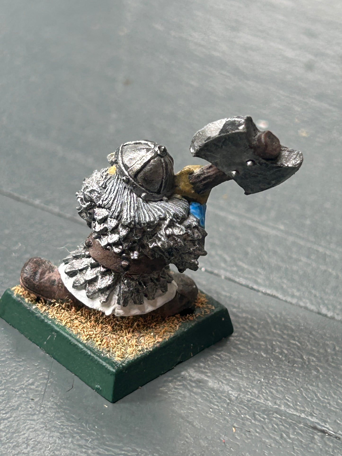 Warhammer fantasy marauder miniatures mm10 dwarf with two handed axe DW09