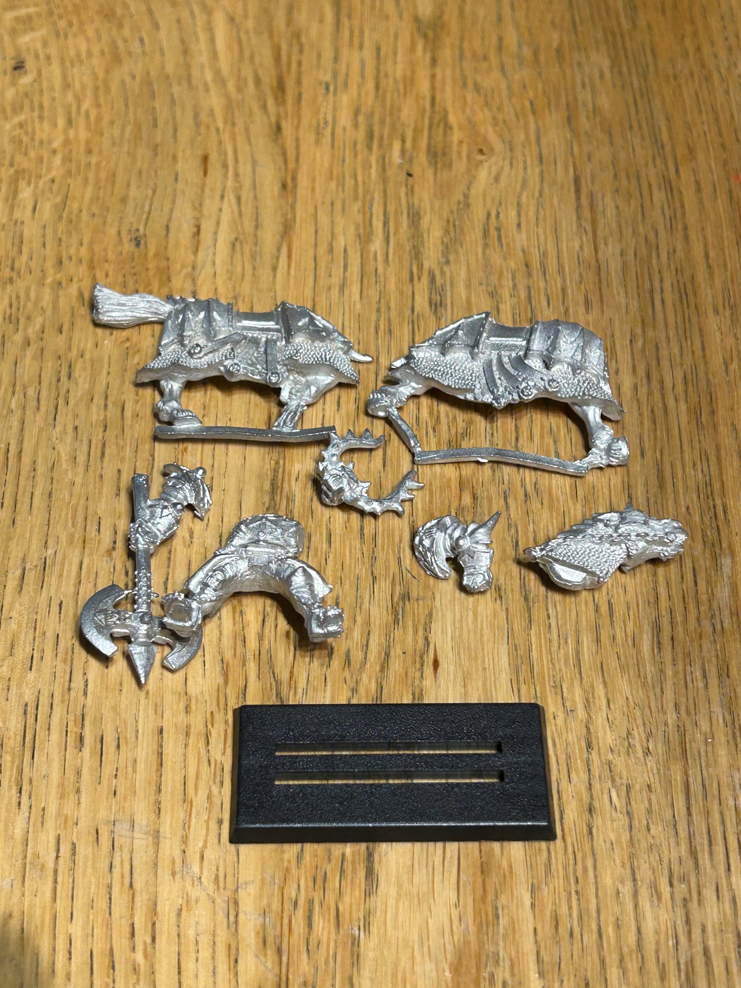 Warhammer fantasy chaos lord on steed (missing shield)