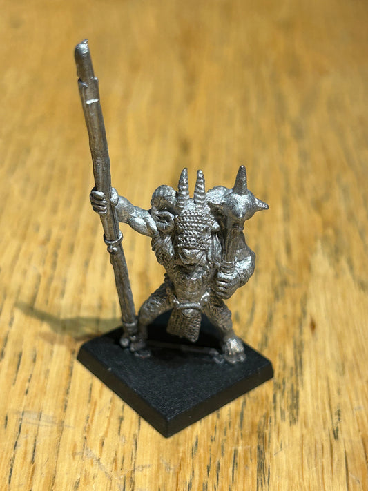 Warhammer Fantasy Beastman standard (missing part of his banner)