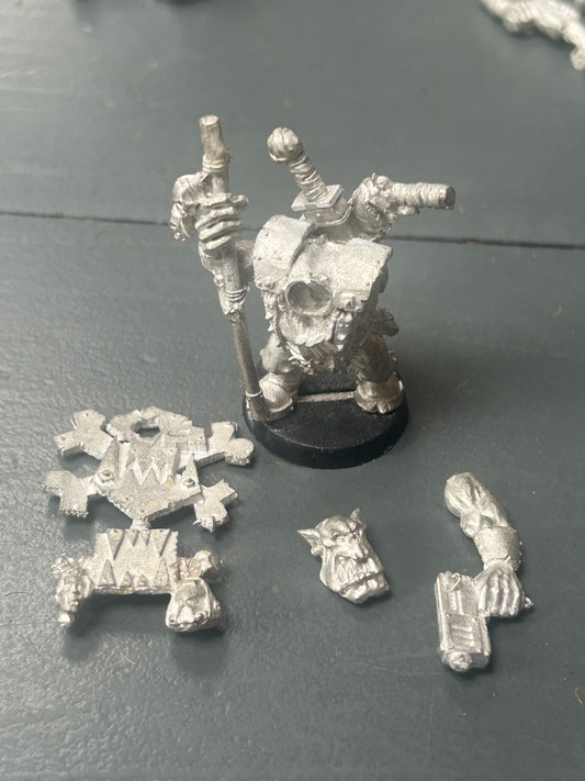 Warhammer 40k metal ork nob with standard