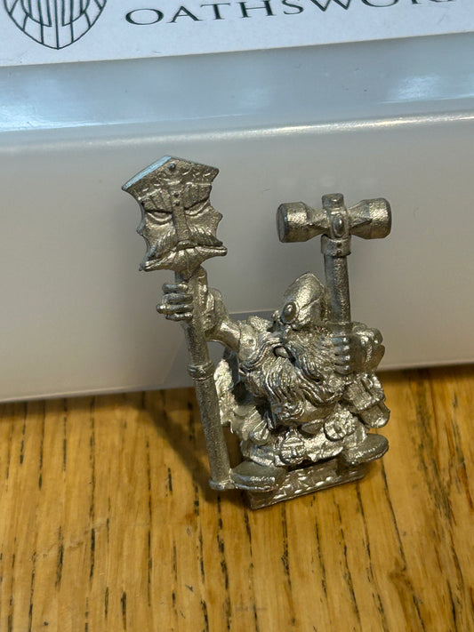 Dwarfs, Dwarves Runesmith, Metal. Old World / Fantasy Warhammer.