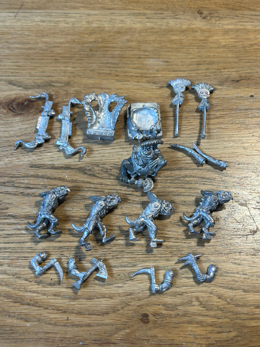 WARHAMMER LIZARDMEN SLANN MAGE PRIEST COMPLETE METAL OOP (one saurus warrior is missing his arm and a replacement metal arm is included)