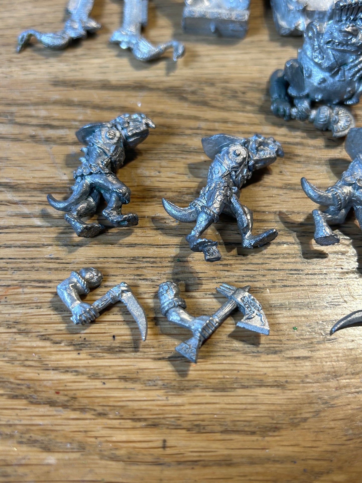 WARHAMMER LIZARDMEN SLANN MAGE PRIEST COMPLETE METAL OOP (one saurus warrior is missing his arm and a replacement metal arm is included)