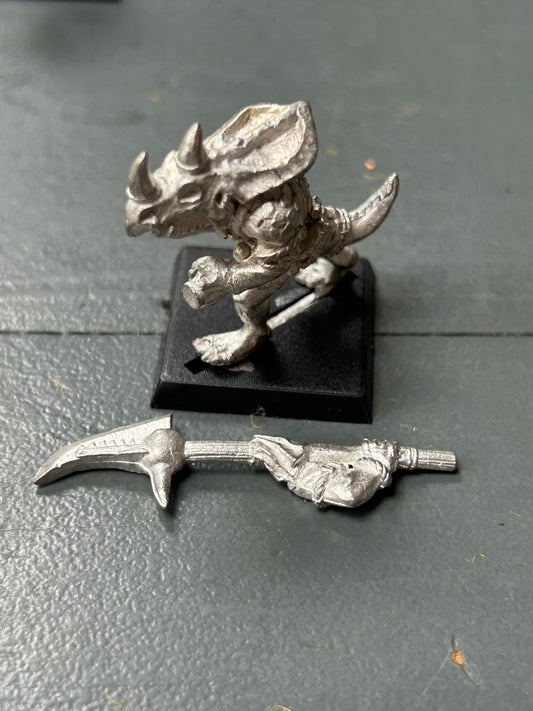 Warhammer fantasy Warhammer - Lizardmen -  Classic Metal Temple Guard saurus (2 available)