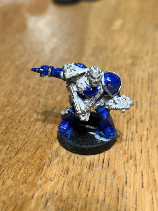 Warhammer 40K Space Marines Classic Veteran Sergeant with Auspex metal
