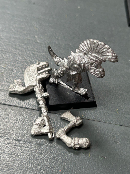 Warhammer - Lizardmen -  Classic Metal Saurus Standard Bearer