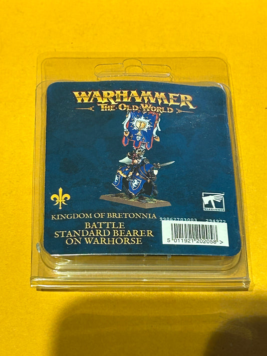 Warhammer fantasy old world bretonnian standard bearer on warhorse