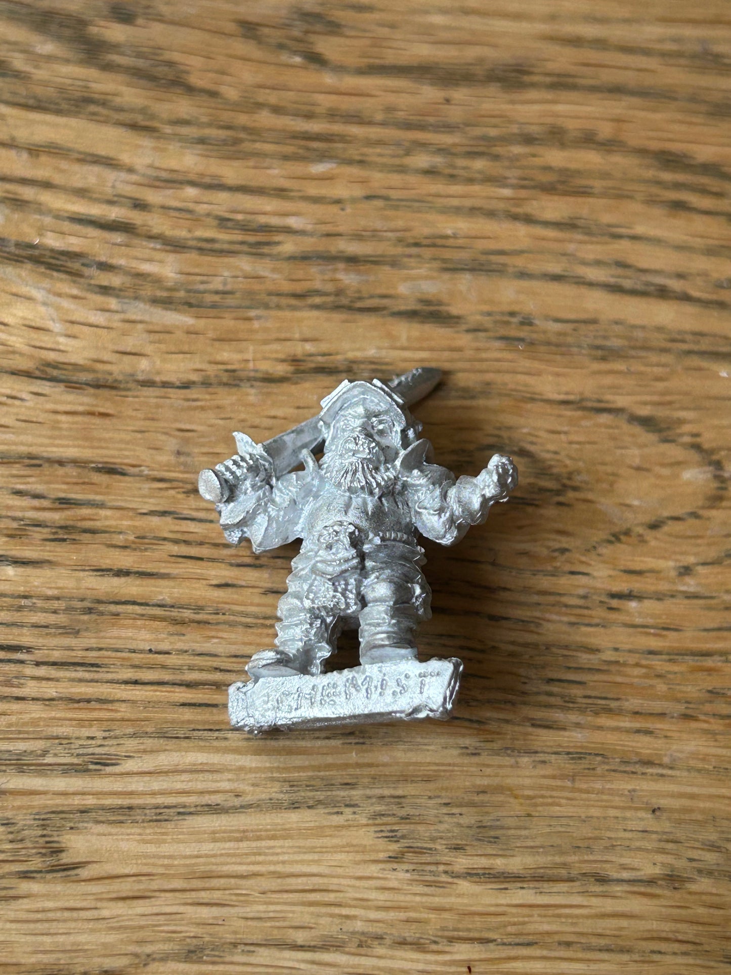 Hybrid miniatures dwarf adventurer 2 Bob Olley sculpt