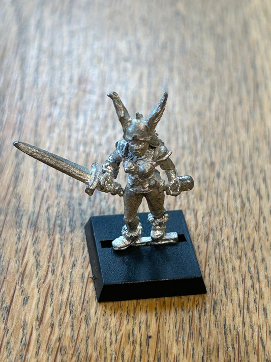 Warhammer fantasy Norse female with sword Helena the Swift Dungeonquest