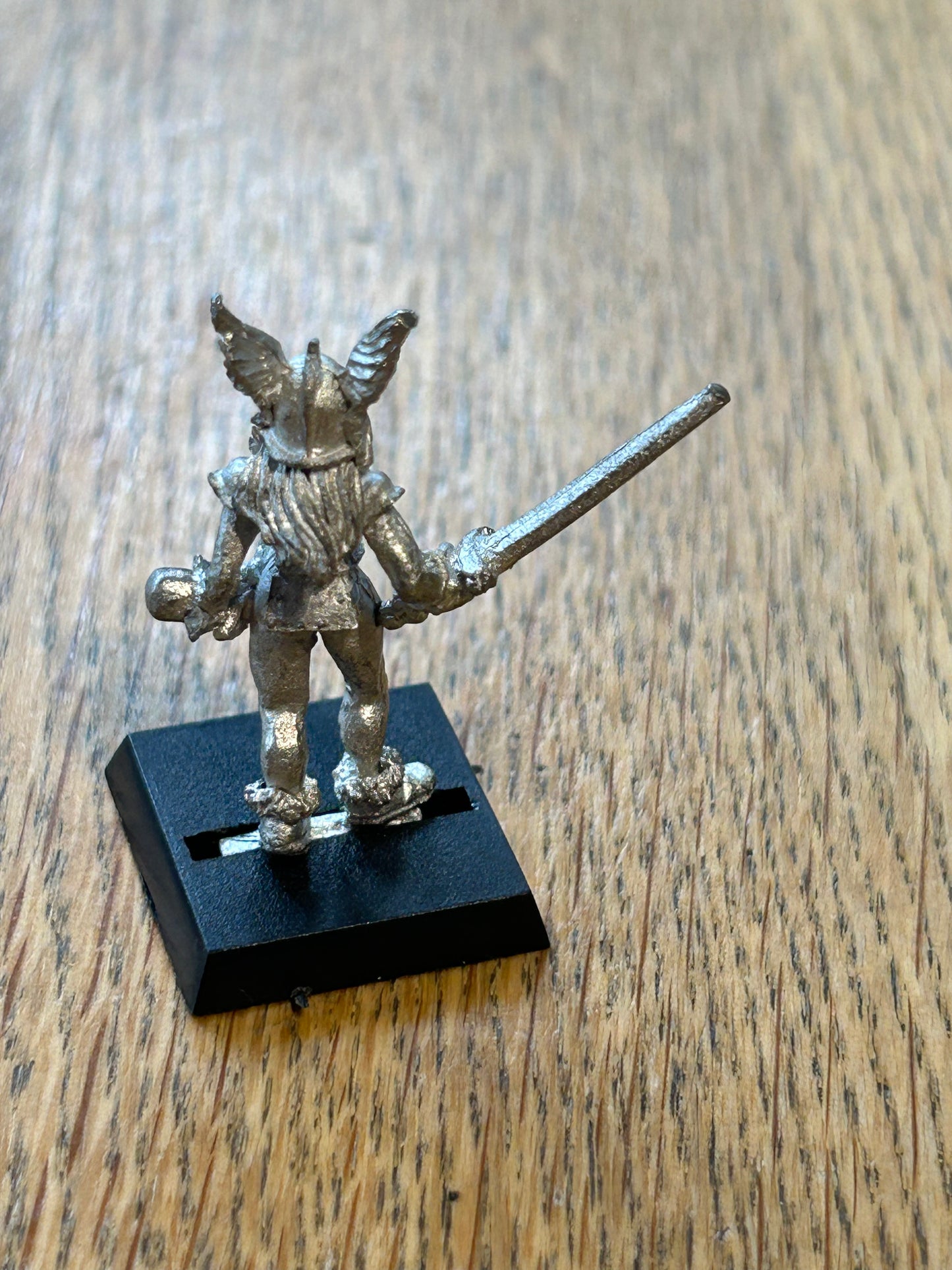 Warhammer fantasy Norse female with sword Helena the Swift Dungeonquest