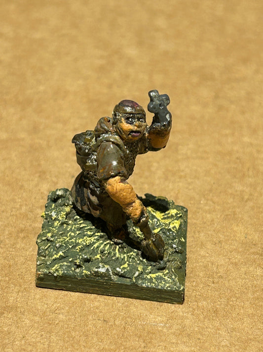 Citadel Pre Slotta - Warhammer - Fantasy Adventurers FA3, Cleric w/ Cross 1982 B