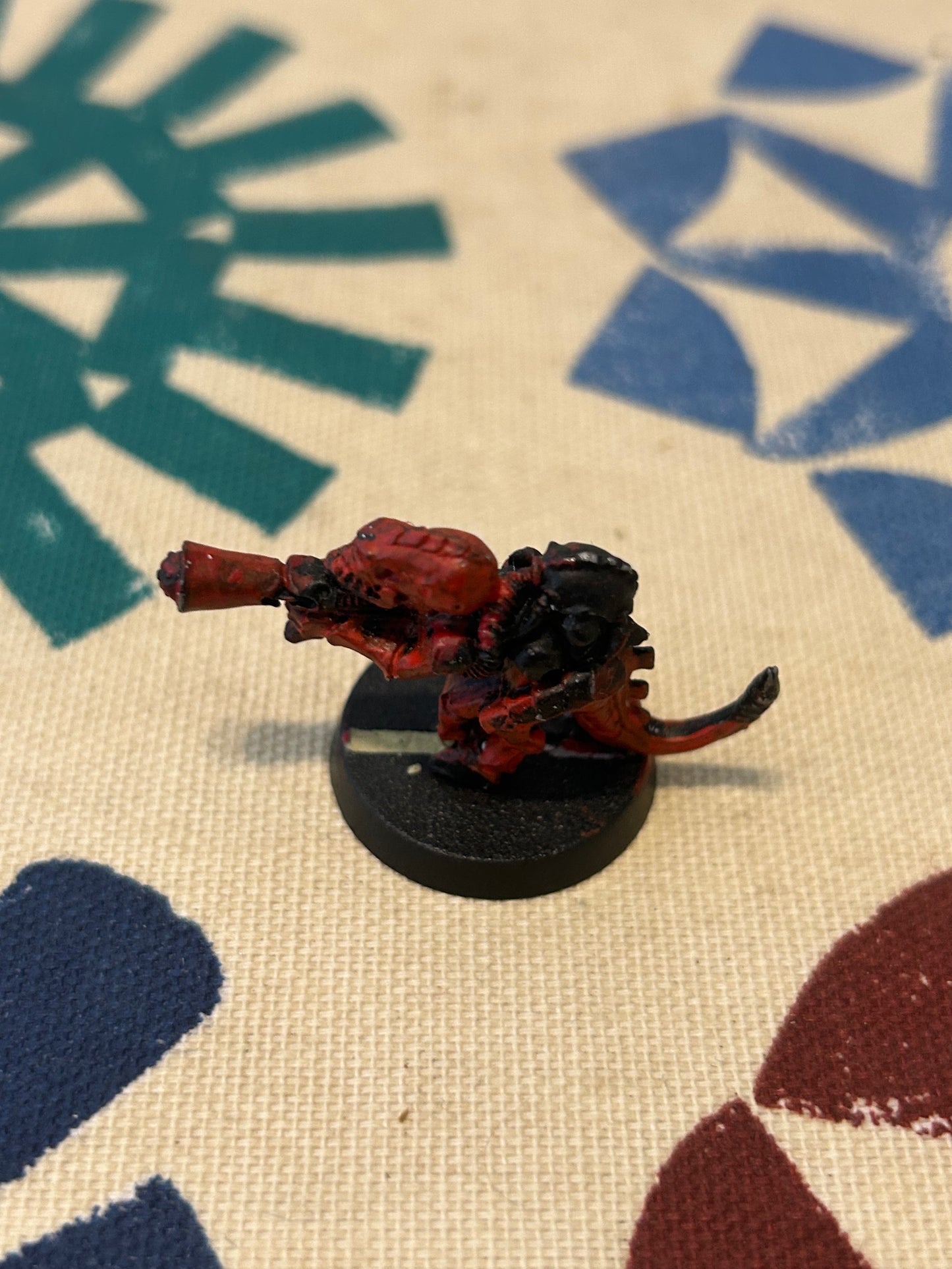 Vintage Warhammer 40k Tyranids 'Termagant With Strangleweb Metal