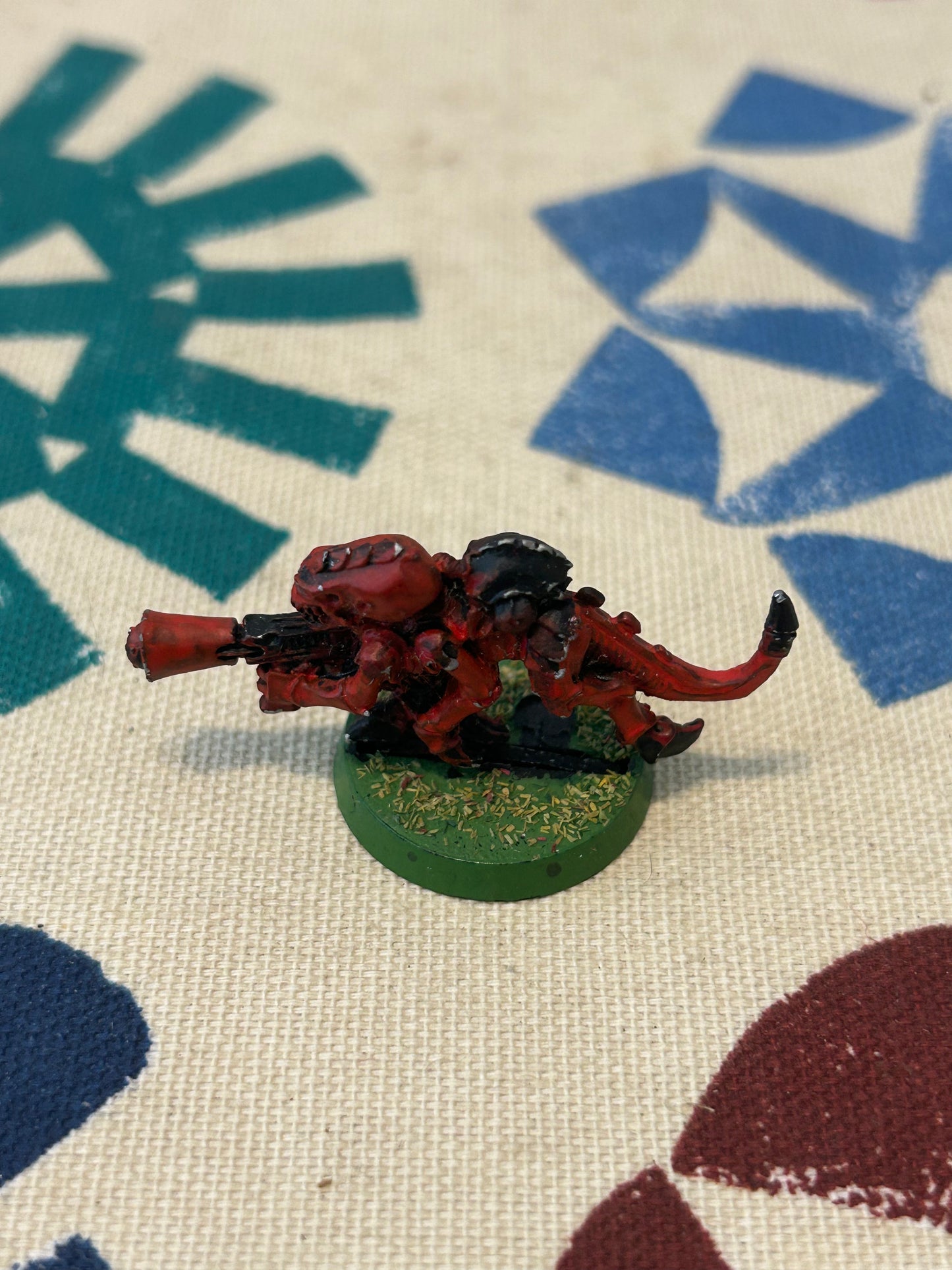 Vintage Warhammer 40k Tyranids 'Termagant With Strangleweb Metal