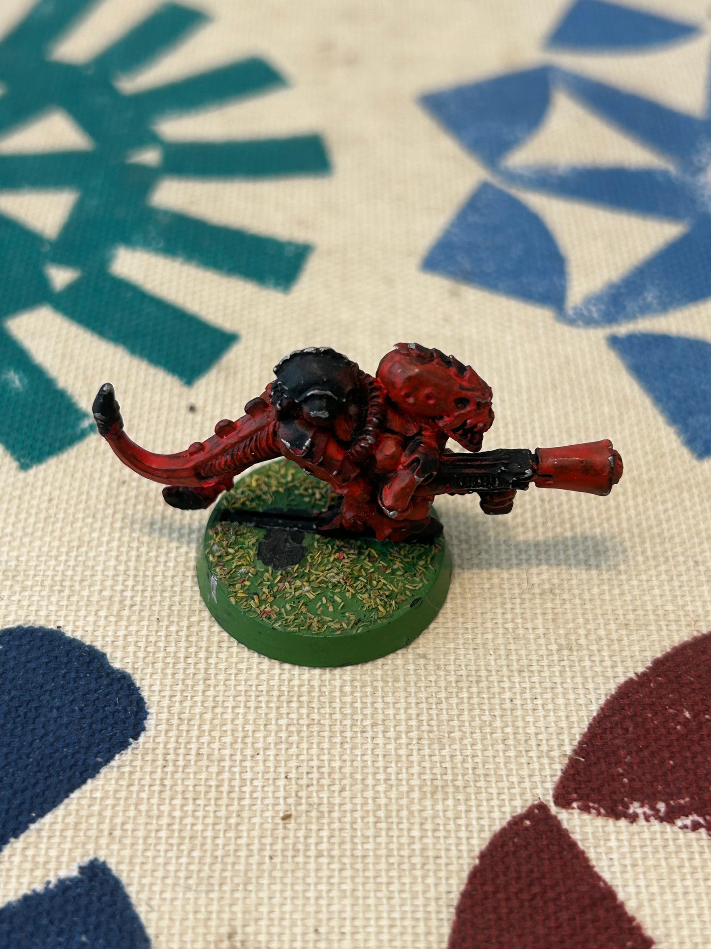 Vintage Warhammer 40k Tyranids 'Termagant With Strangleweb Metal