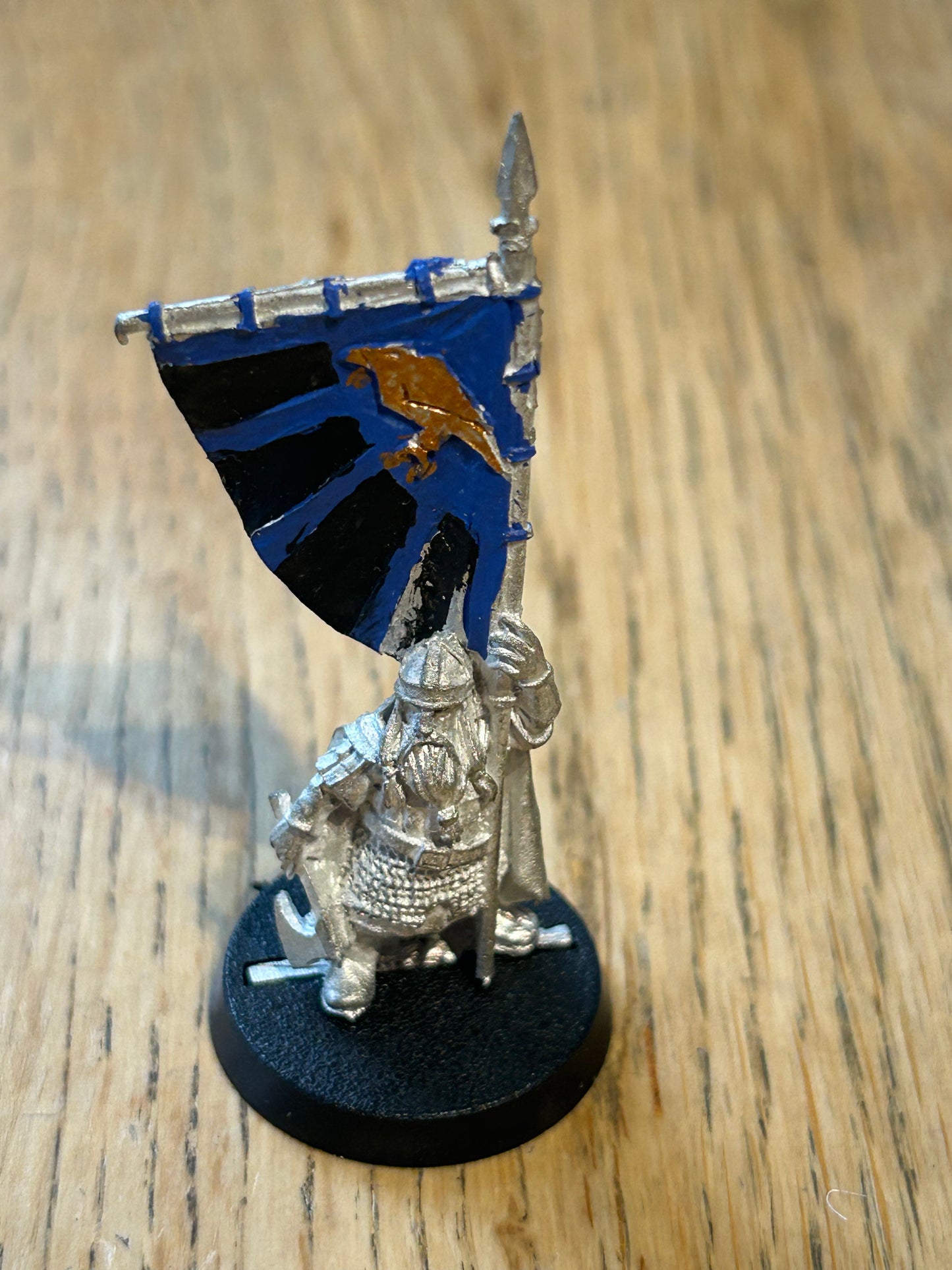 Khazad standard bearer banner Dwarves MESBG Lord Of The Rings Warhammer Games Workshop