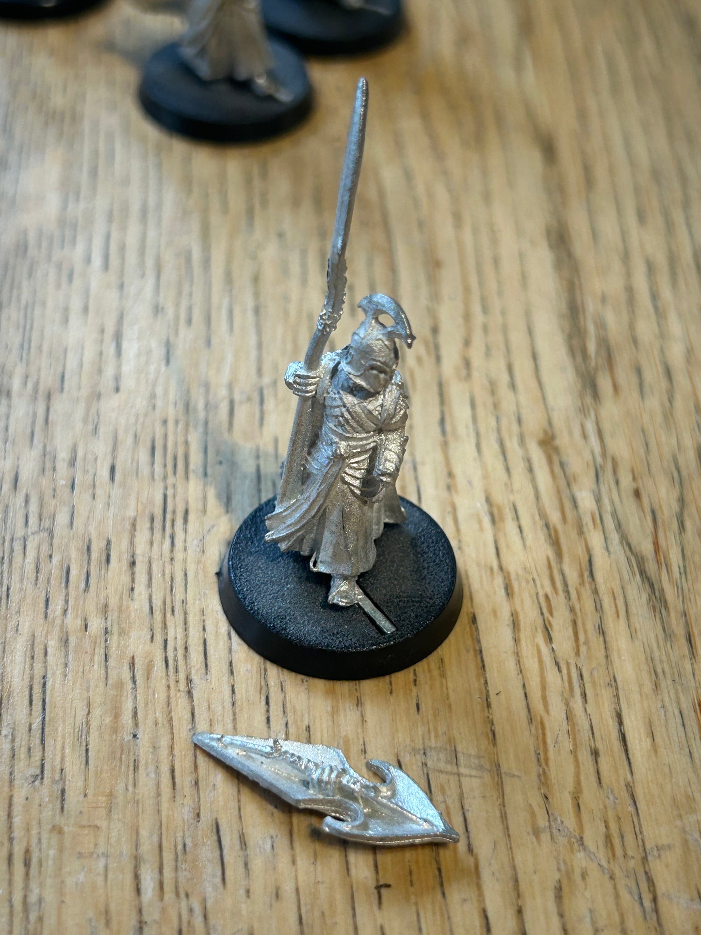Last alliance elf metal MESBG includes shield hand