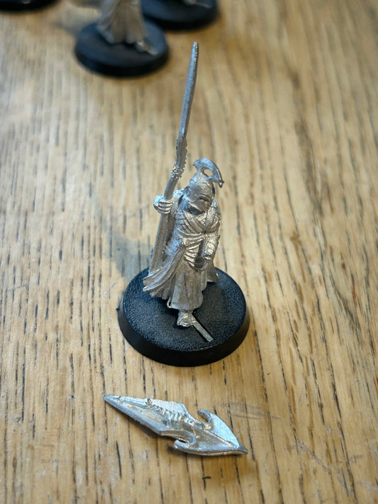 Last alliance elf metal MESBG includes shield hand