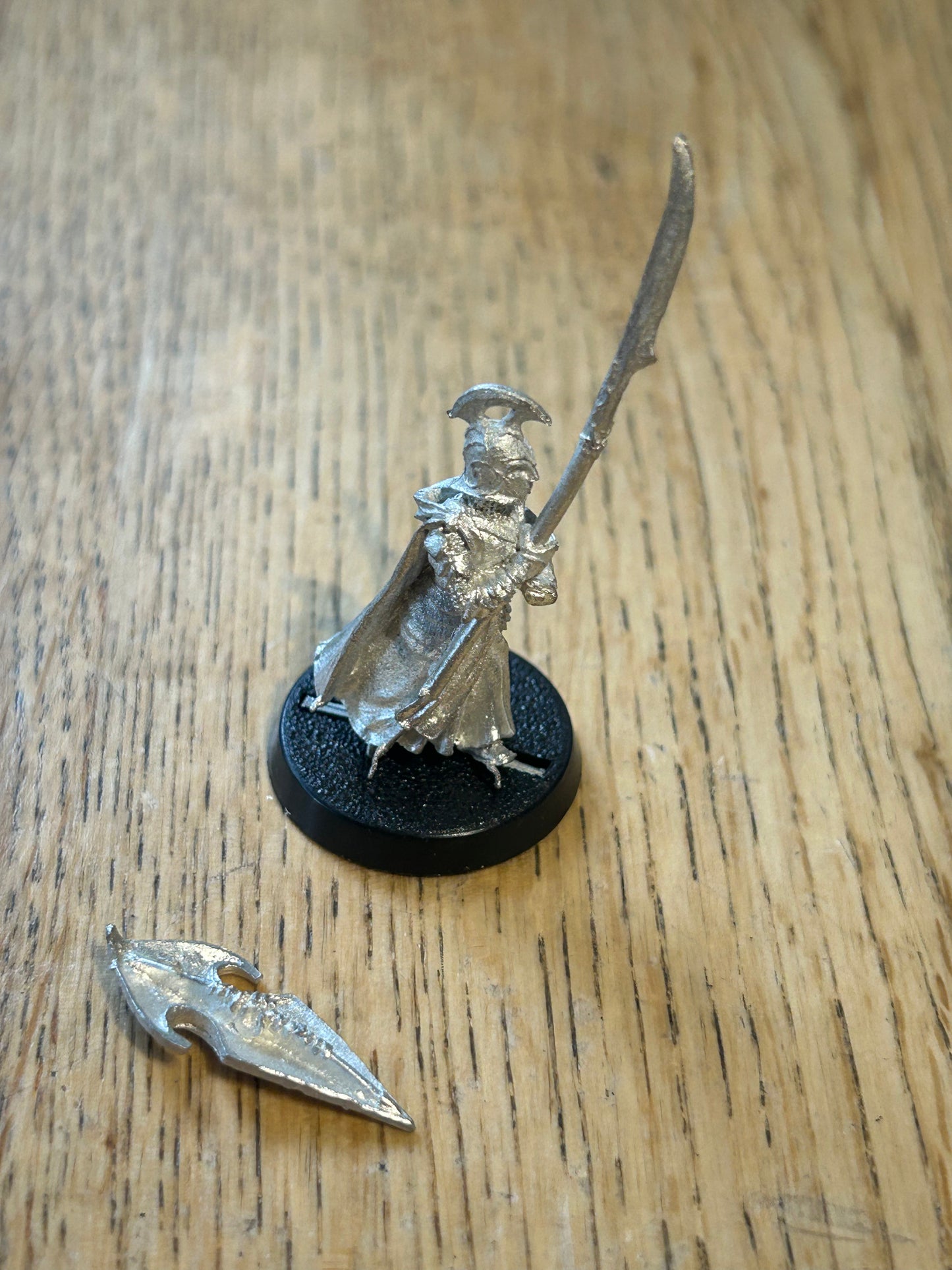 Last alliance elf metal MESBG includes shield hand