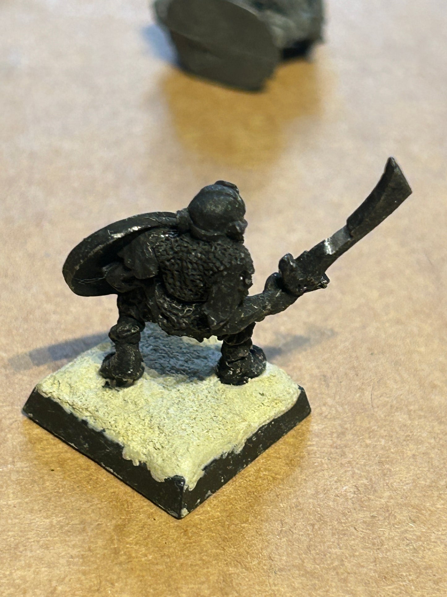Warhammer fantasy Lord of the rings ME51 orc of the red eye with  sword and shield