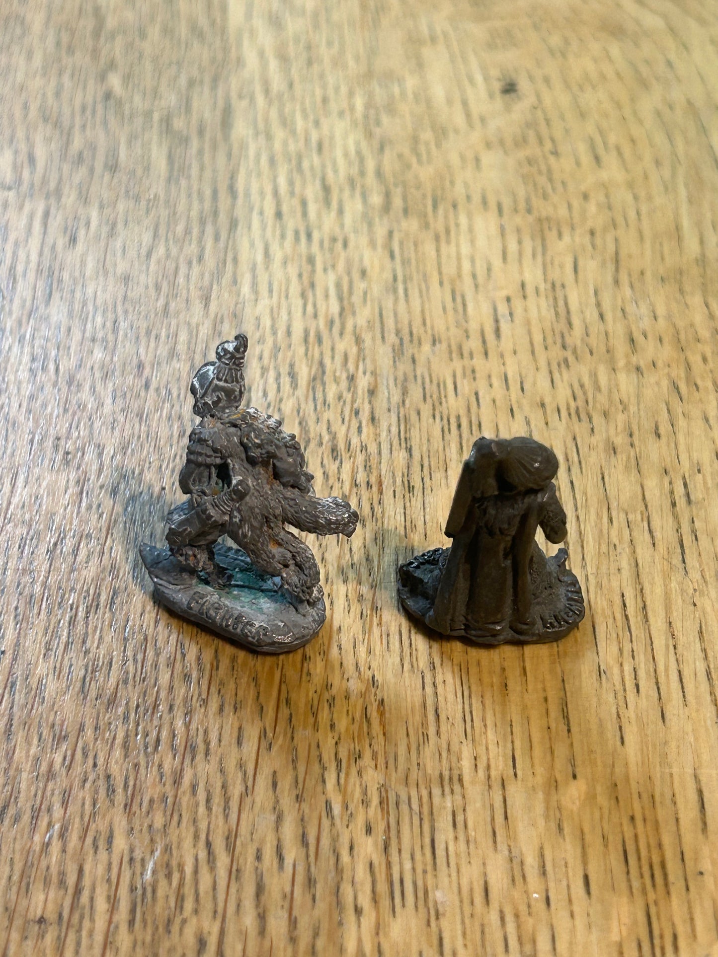 Warhammer fantasy preslotta high elves (broken weapons and one missing a hand) x2