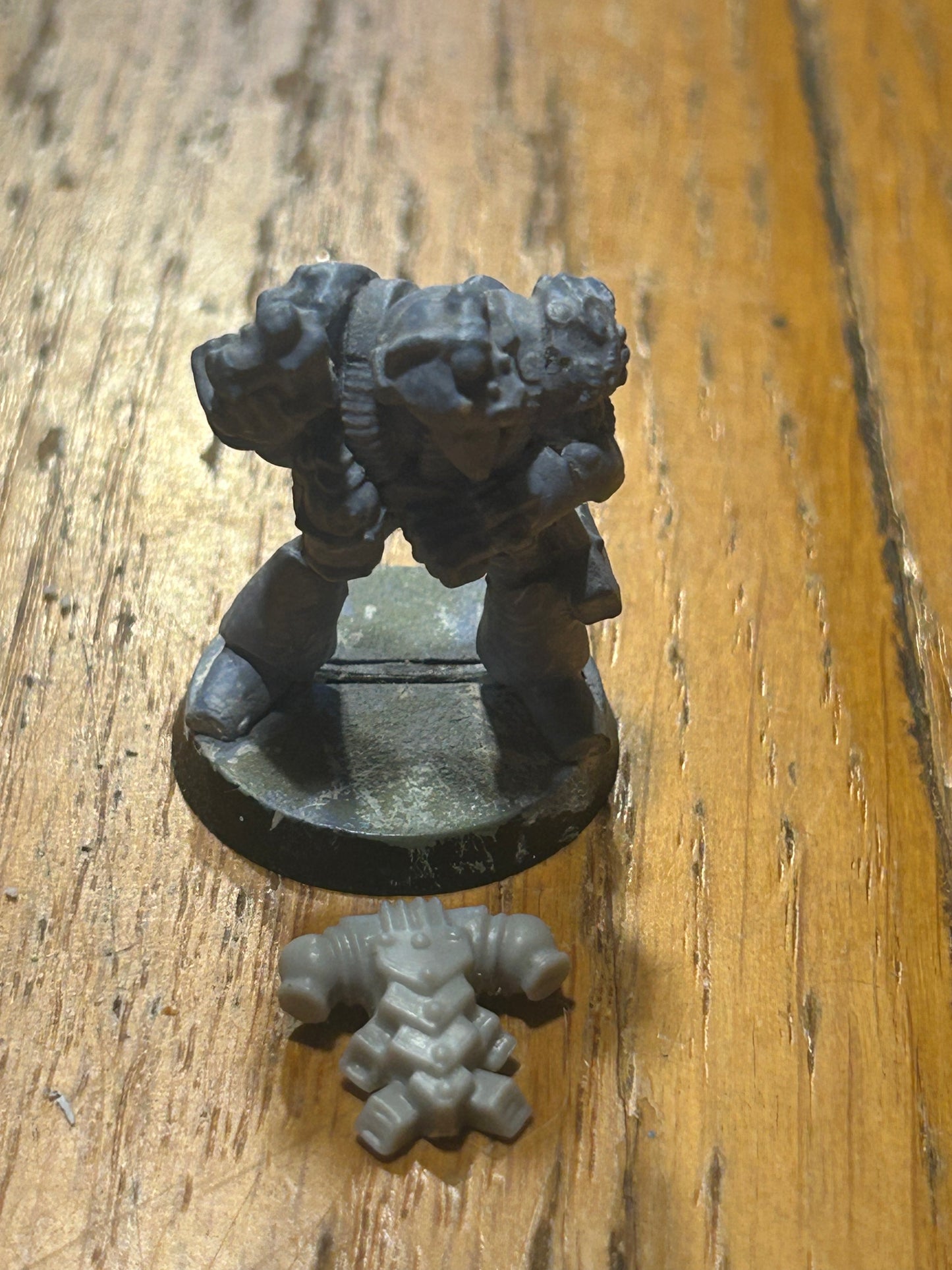 Warhammer 40k Rogue Trader Tech marine with bolt pistol