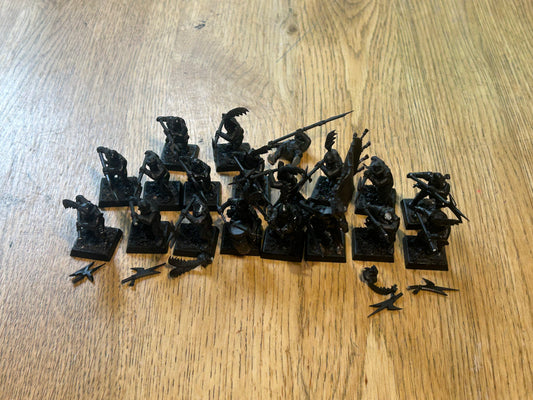 Warhammer fantasy old world empire of man halberdiers regiment (19 halberdiers including full command). Several halberd ends and a couple of heads needs regluing