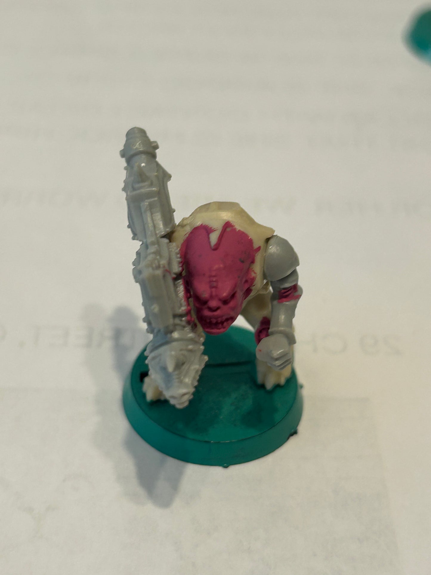 Warhammer 40k/ Rogue Trader Genestealer hybrid with heavy weapon plastic from space hulk expansion