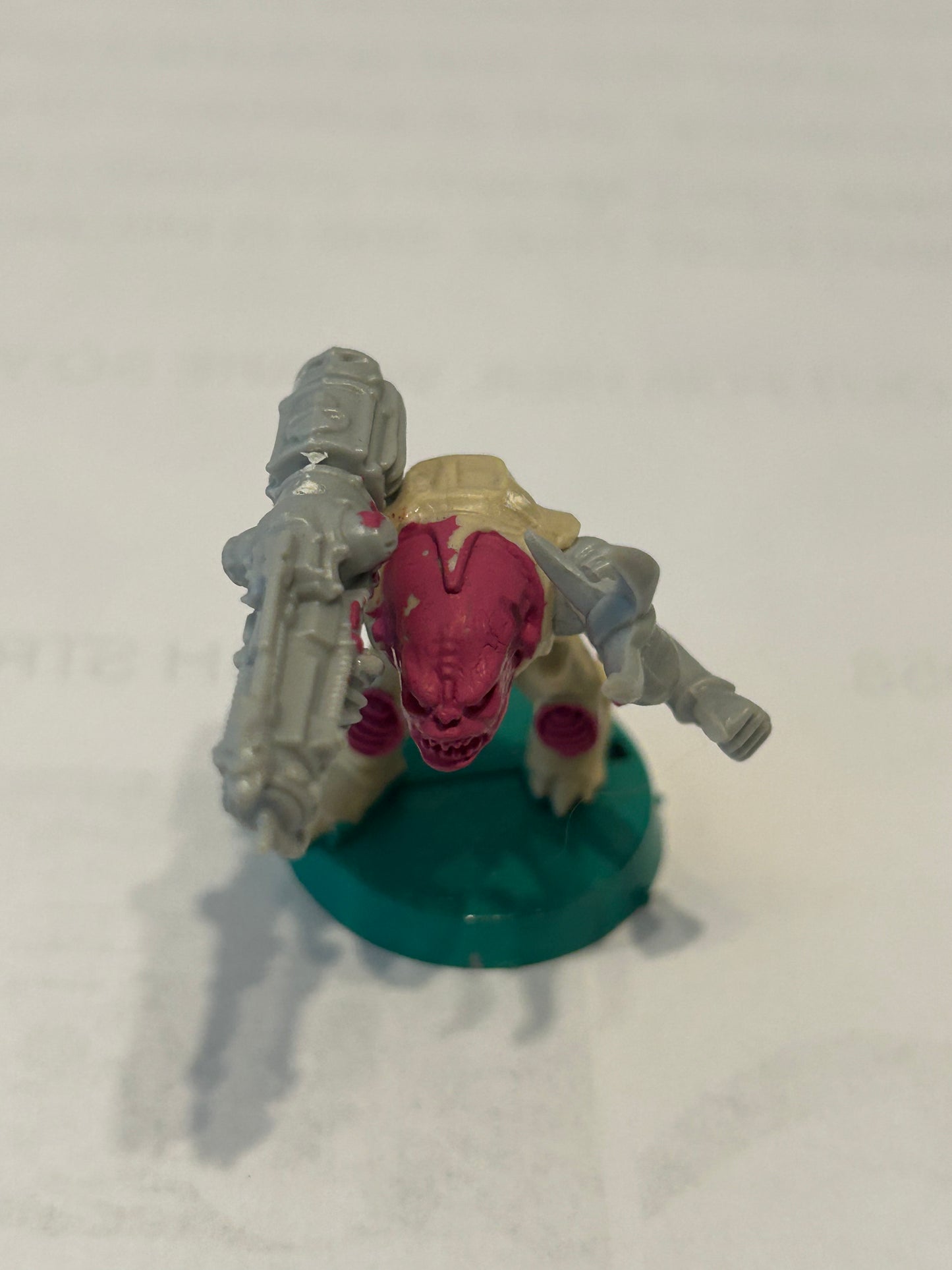 Warhammer 40k/ Rogue Trader Genestealer hybrid with heavy weapon plastic from space hulk expansion