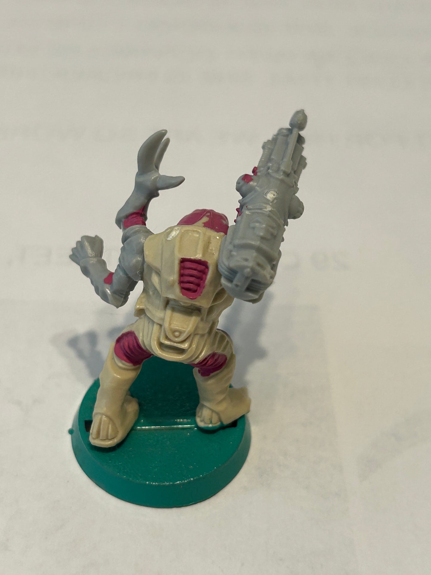 Warhammer 40k/ Rogue Trader Genestealer hybrid with heavy weapon plastic from space hulk expansion