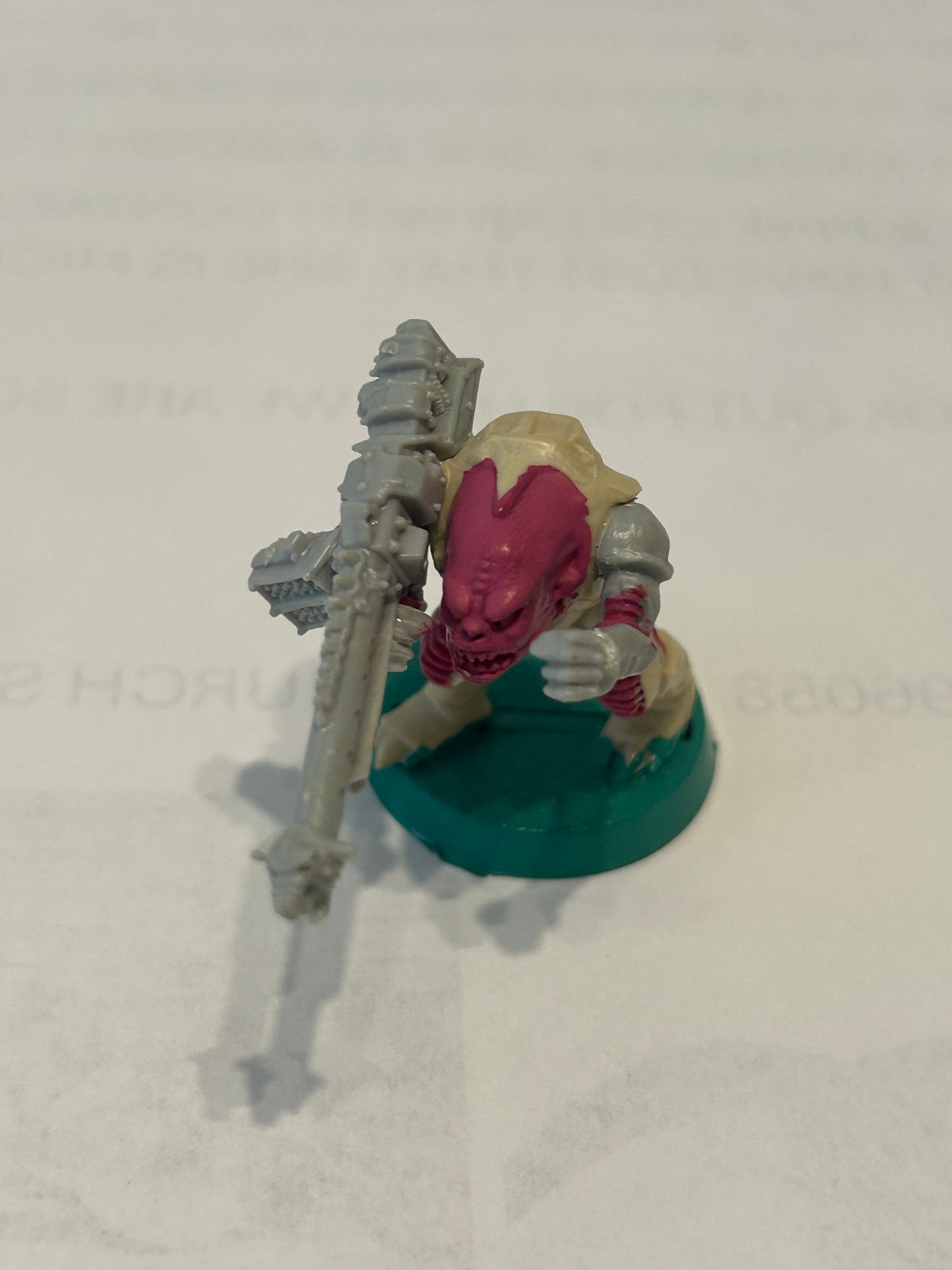 Warhammer 40k/ Rogue Trader Genestealer hybrid with heavy weapon plastic from space hulk expansion