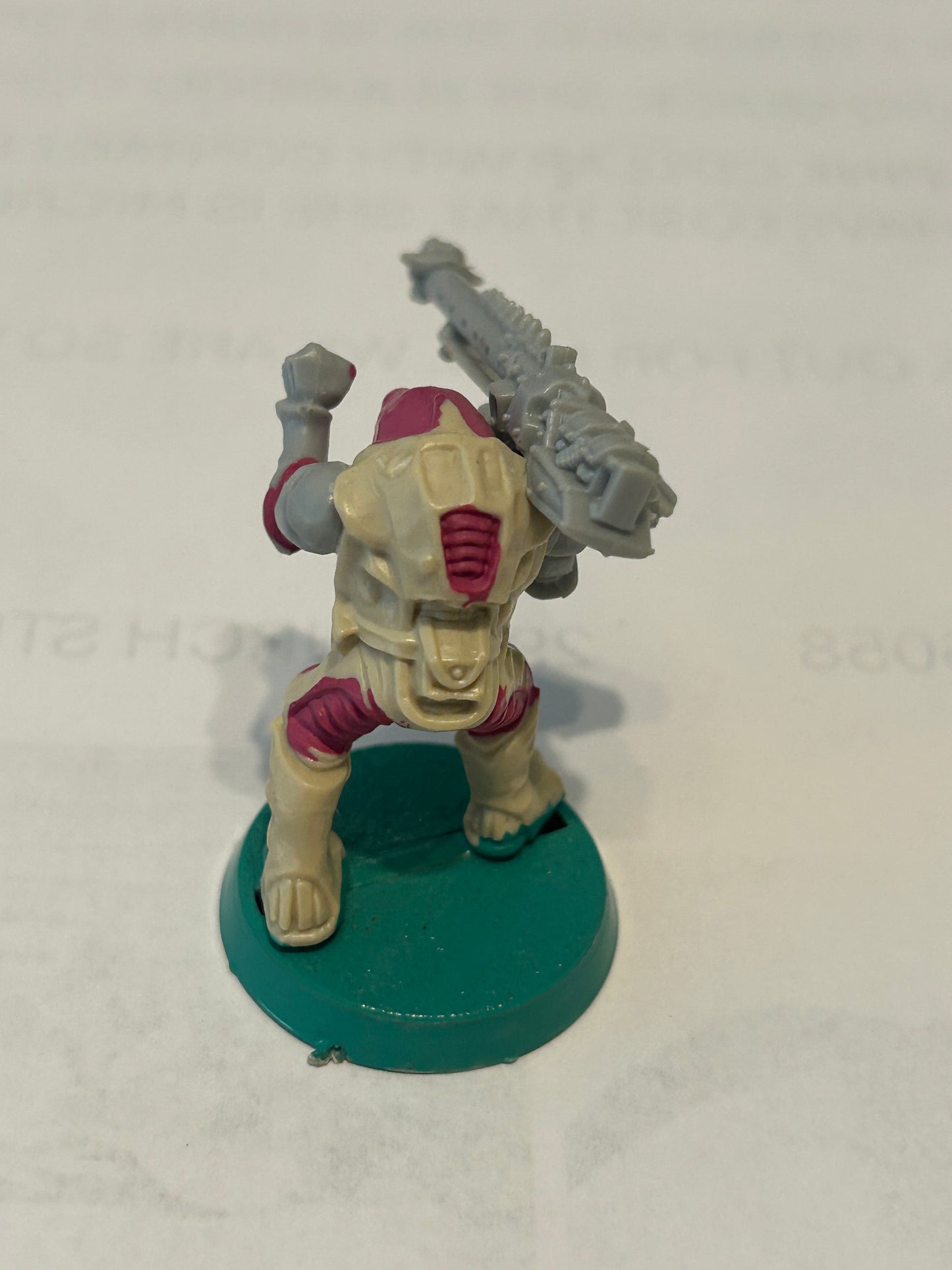 Warhammer 40k/ Rogue Trader Genestealer hybrid with heavy weapon plastic from space hulk expansion