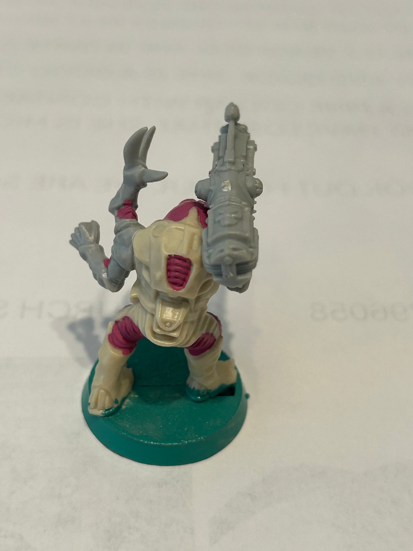 Warhammer 40k/ Rogue Trader Genestealer hybrid with heavy weapon plastic from space hulk expansion